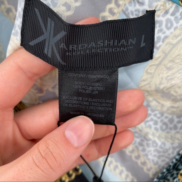 NEW! Blue Dress with Chain & Coin Print - Picture 14 of 15